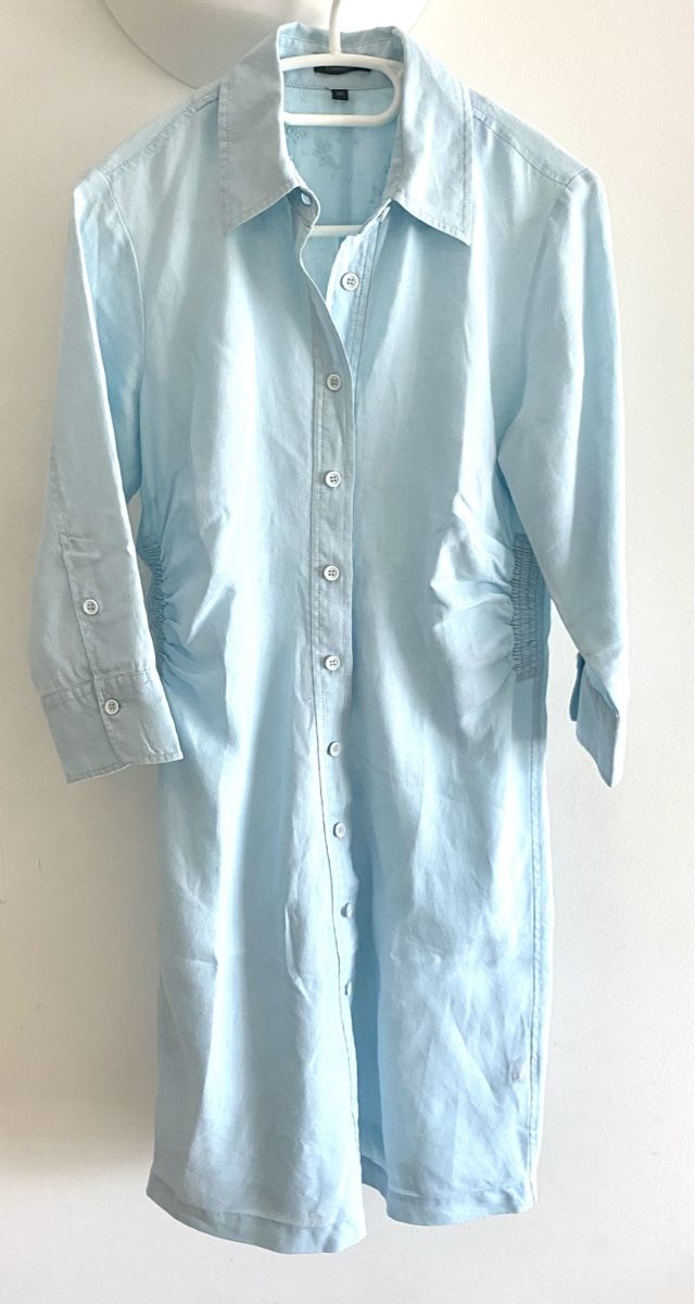 Essentiel Antwerp Kleider: Essentiel Antwerpen Hemdkleid, Gr. 38, hellblau, Leinen – Gebraucht aus Jona von Flamingoo