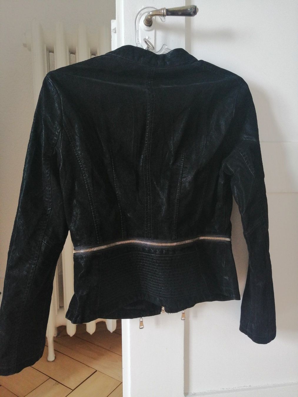 Giacche: Schwarze Jacke – Usato da Biel/Bienne venduto da M.D.C 2