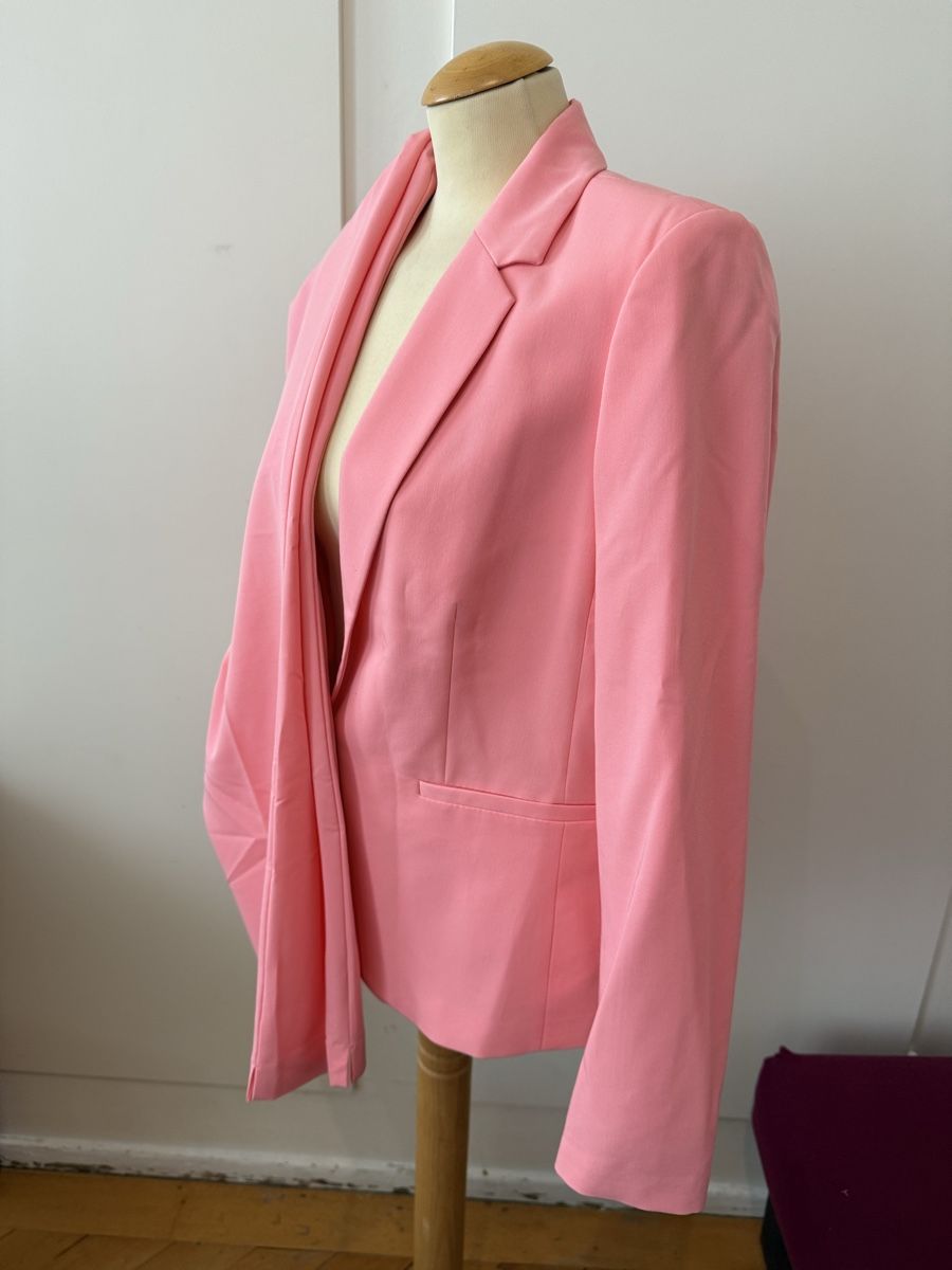 Anzüge & Kostüme: Ensemble/tailleur, rose saumon – Neu (gemäss Beschreibung) aus Le Locle von tchanatakoua 2