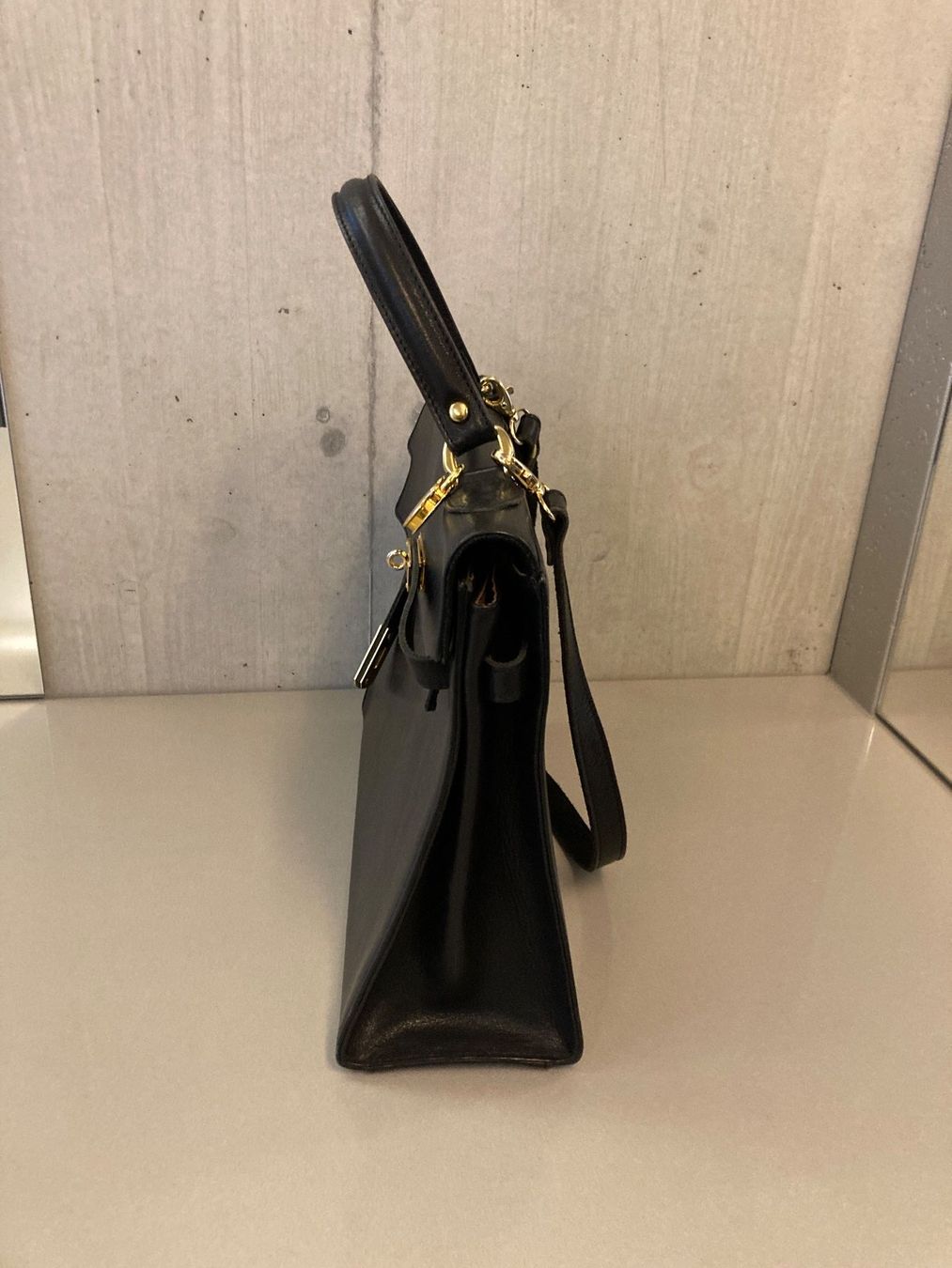 Borse da donna: Leder Handtasche schwarz – Usato da Wollerau venduto da 1Nadiya 3