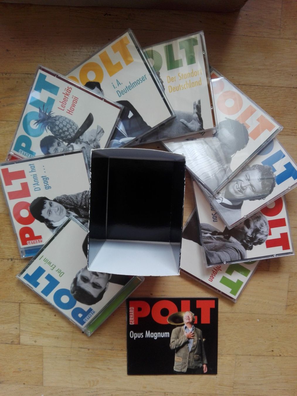 CD: GGerhard Polt - Opus Magnum   > 9-CD's Box + Booklet < – Usato da St.Galllen venduto da elkaphone 3