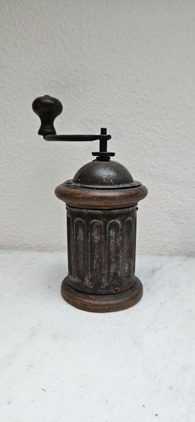 Elettrodomestici da cucina: Antike Kaffeemühle – Usato da Belp venduto da Ginus85