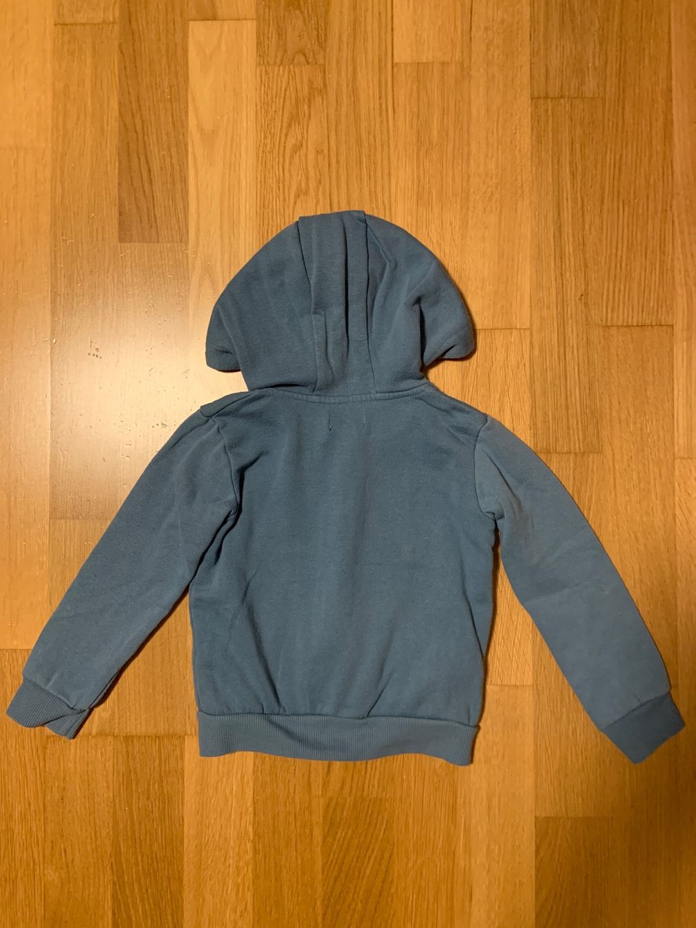 Maglioni & Felpe: Kinder Kapuzenpullover / Zipper, Gr. 104 – Usato da Zürich venduto da bur_6jq9 3