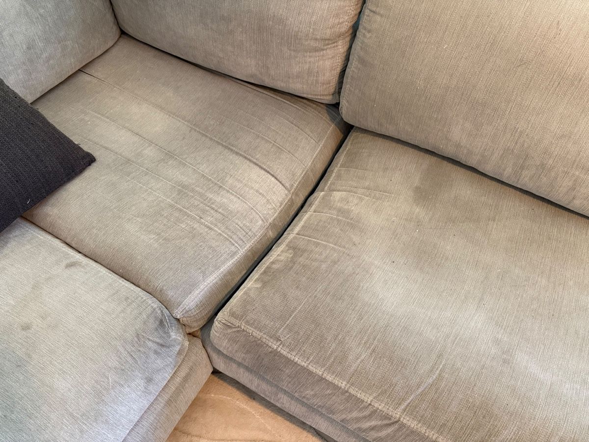 Livique Sofas: Wohnlandschaft grau von Livique – Gebraucht aus Schüpfen von Khaldimann 2