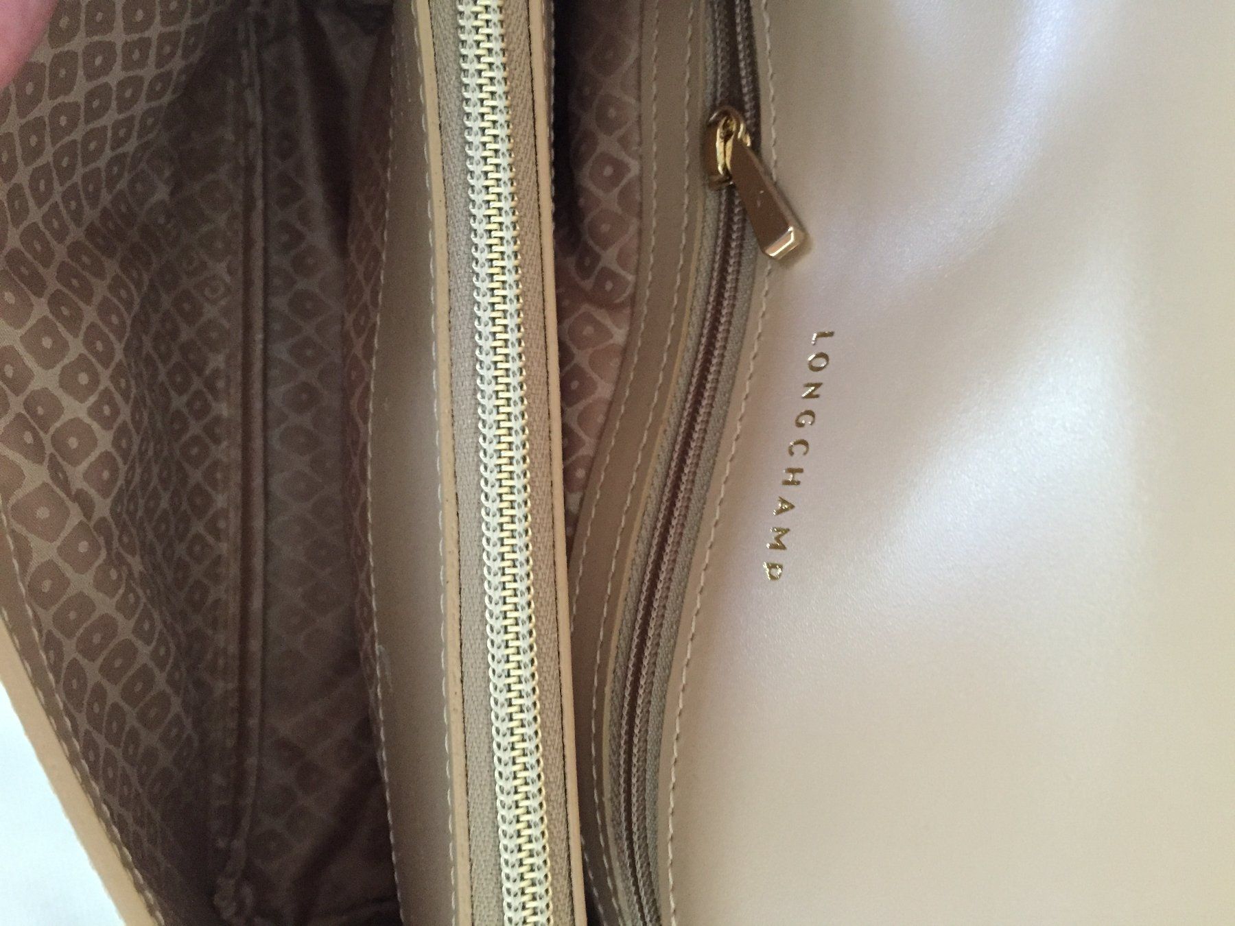 Longchamp Borse da donna: Longchamp Umhängetasche Glattleder taupe/hellbraun – Nuovo (secondo la descrizione) da Muttenz venduto da einfach-schoen 4