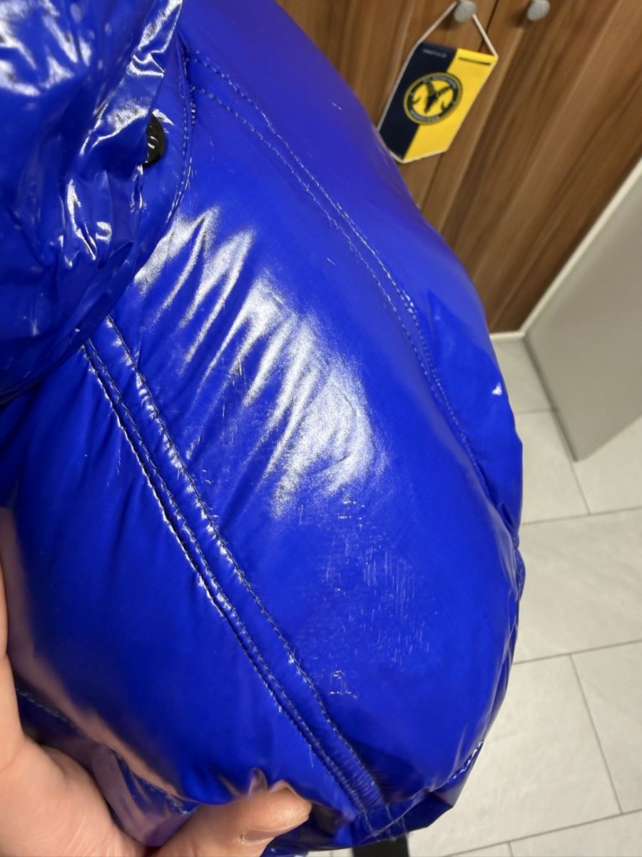 Moncler Giacche: Moncler Daunenjacke, blau, Winter – Usato da Wil ZH venduto da Cyril-Las 8