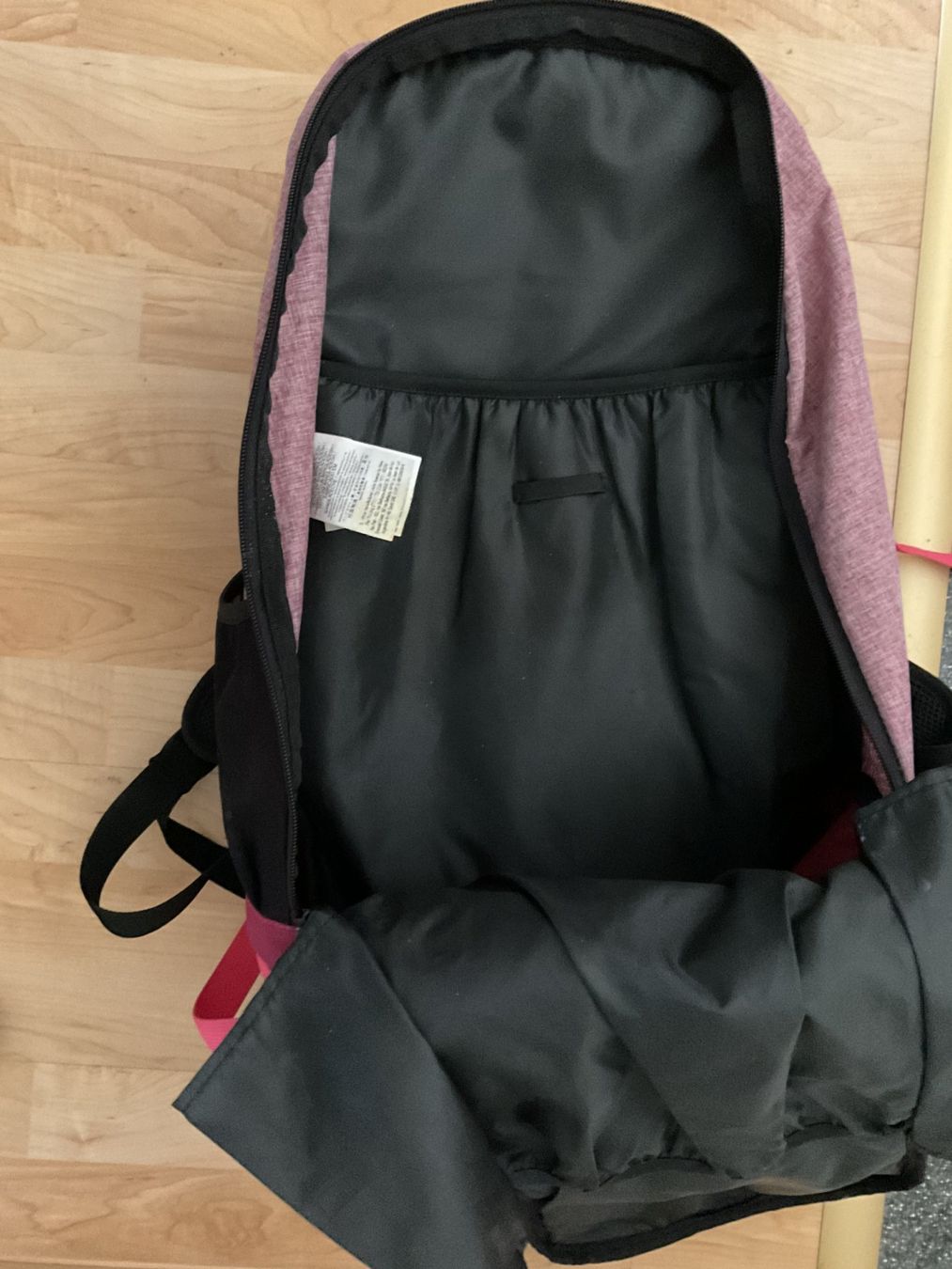 Roxy Zaini: Cooler Roxy Rucksack mit Laptopfach, siehe Massangaben – Usato da Walchwil venduto da Budy7 4