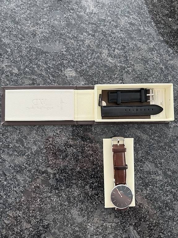 Orologi: Herrenuhr Daniel Wellington – Usato da Münsingen venduto da JeliiDz 2
