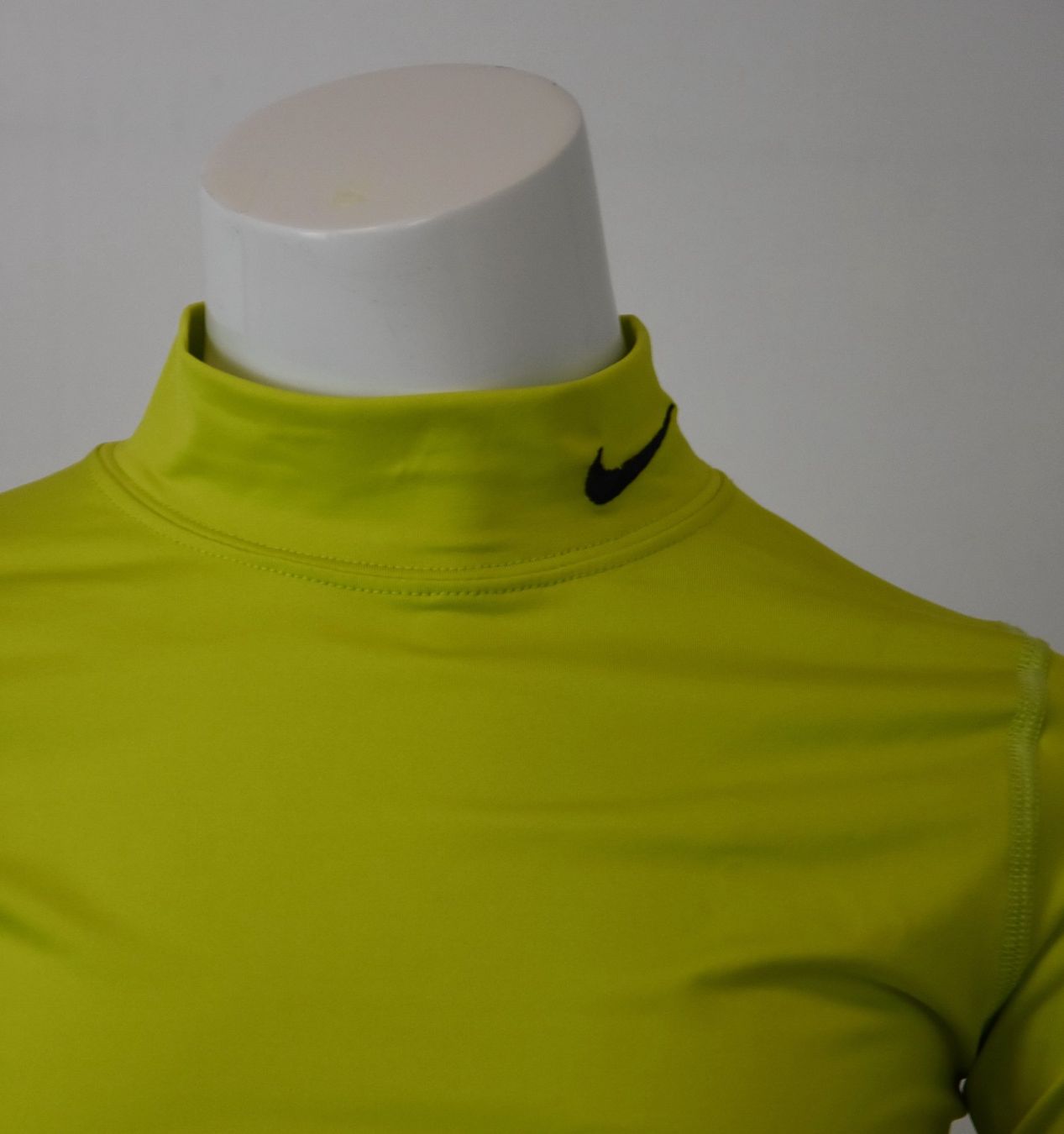 Nike Maglioni & Felpe: Nike Kinder Pullover LS T-Shirts unisex/lemongelb/Gr.140-152 – Nuovo e nell'imballaggio originale da Wohlenschwil venduto da EddieS-Outlet 7