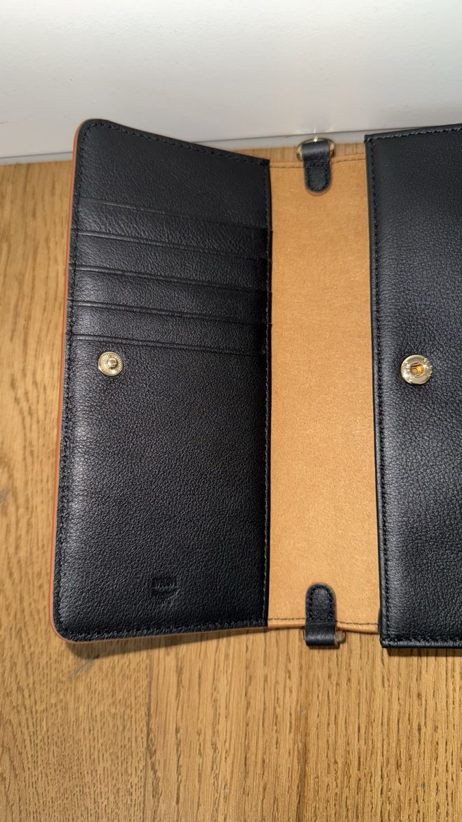 Mcm Sacs: MCM Handytasche mit Kartenetui schwarz neu – Neuf avec emballage d'origine à Selzach par Mperformance83 3