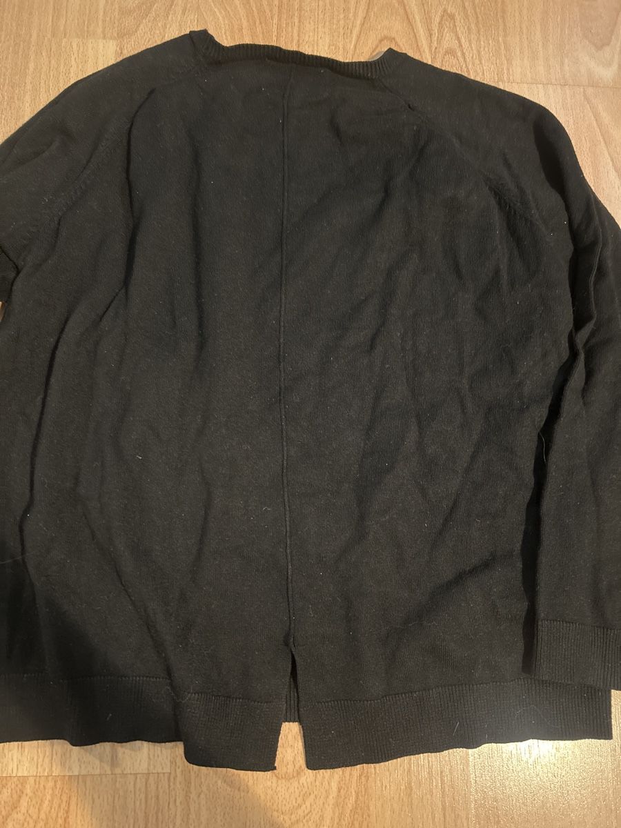 Zara Pulls & Sweat-shirts: Zara Pullover schwarz Grösse S – D'occasion à Muttenz par ali_6yvf 2