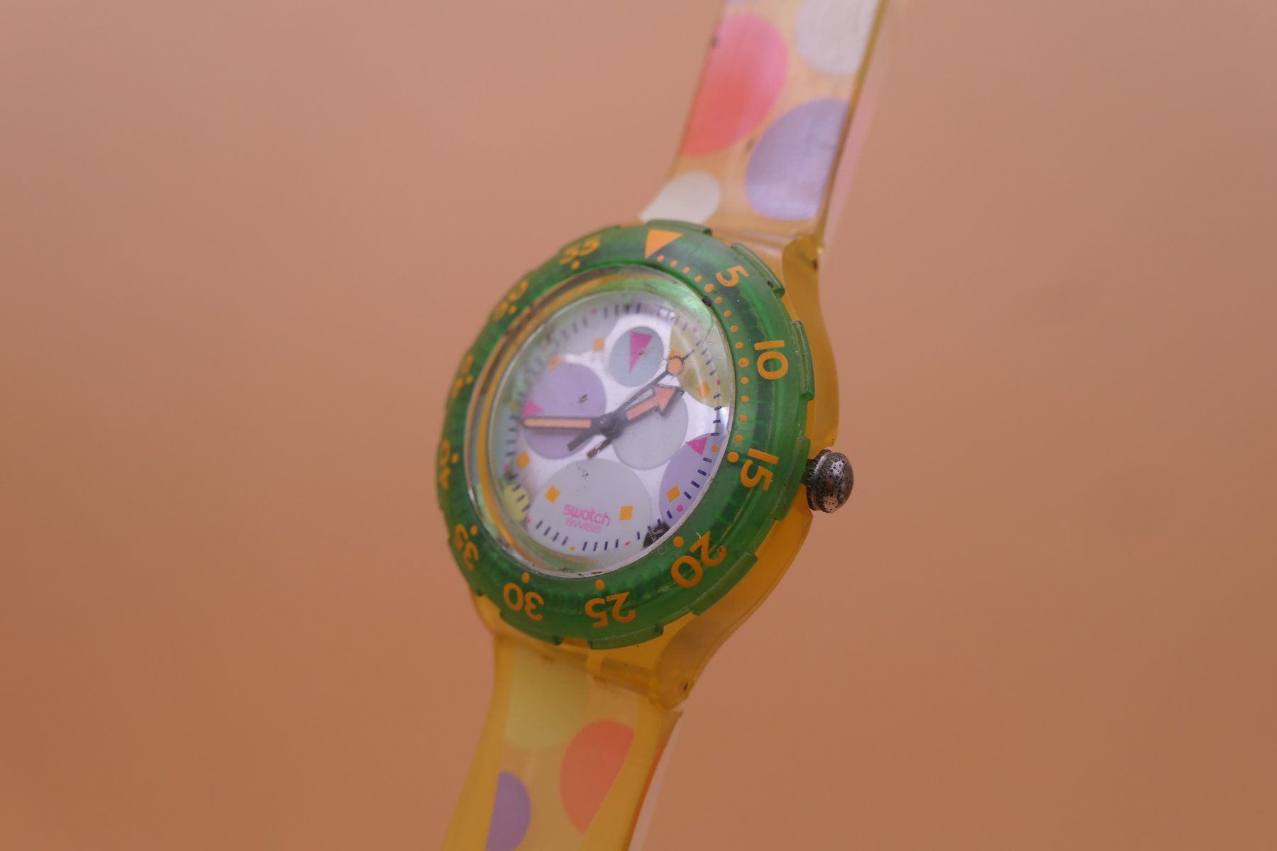 Swatch Orologi: Swatch Scuba 200 "Sea Grapes" SDK105, neue Batterie – Usato da Thun venduto da CHRONOTIKA 1