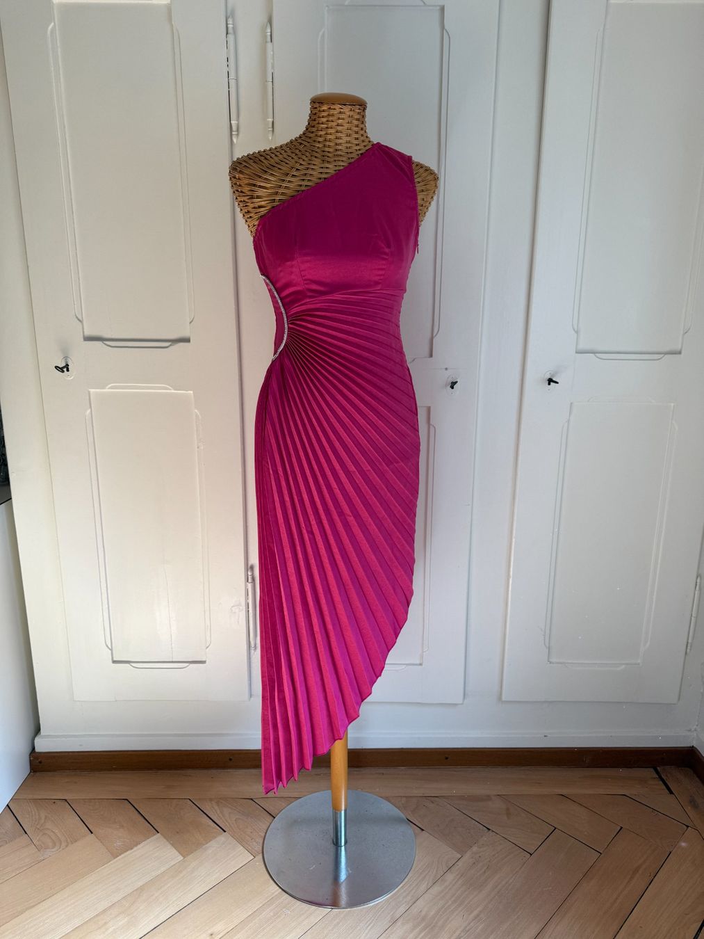 Shein Kleider: Kleid pink asymmetrisch 34 – Gebraucht aus Zürich von Diazaio