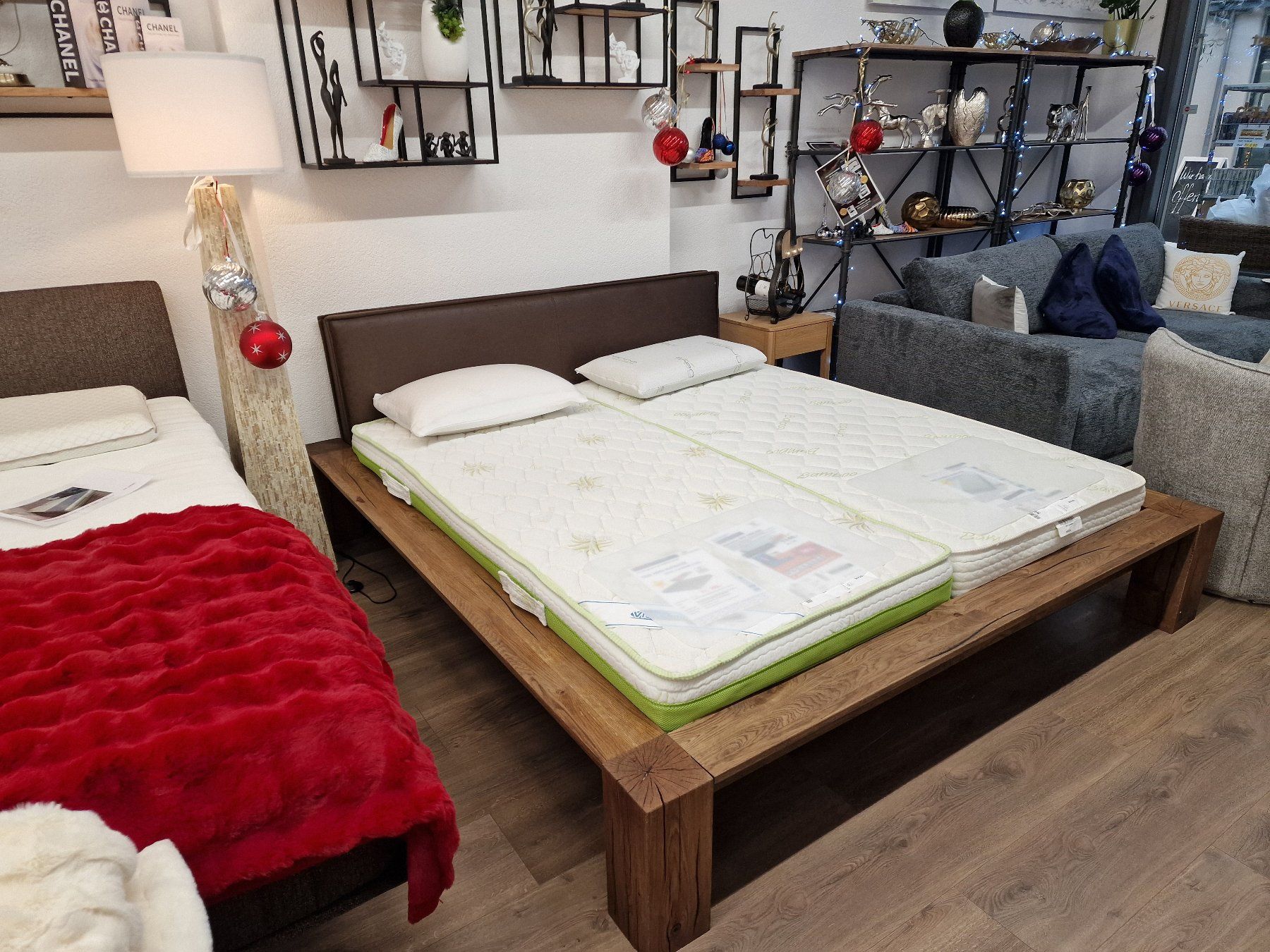 Betten: Sumpfeichen Bett – Neu und originalverpackt aus Oensingen von directshop24