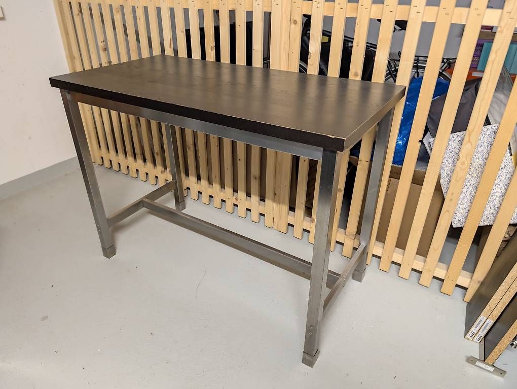 Ikea Tables: Ikea Utby Bartisch – D'occasion à Oberhasli par Sepp33