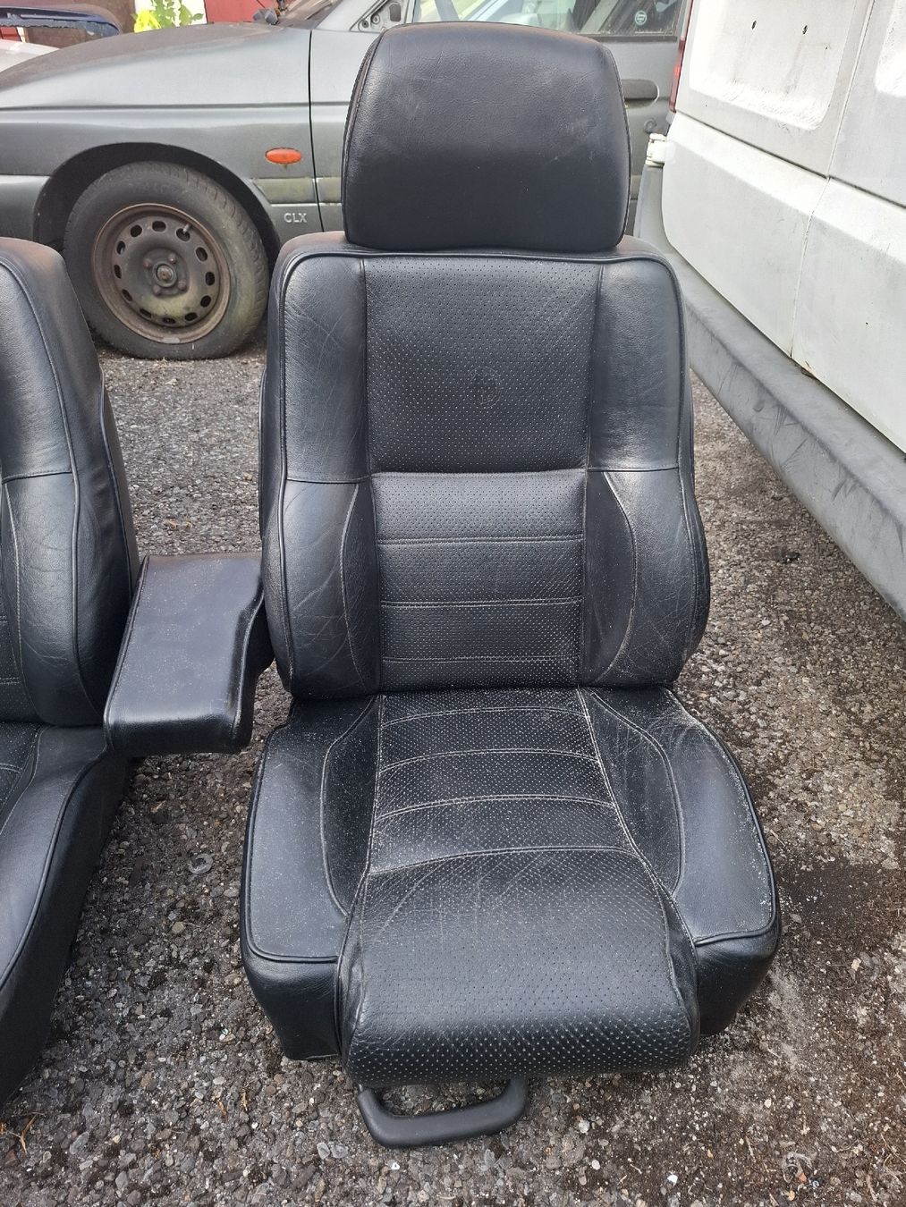 Alfa Romeo Tutti pezzi di ricambio auto: Ledersitze Alfaromeo – Usato da Hünenberg venduto da Bluestar62 2