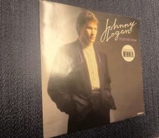 VINYL Single: Jonny Logan - Hold me now / Living a lie
