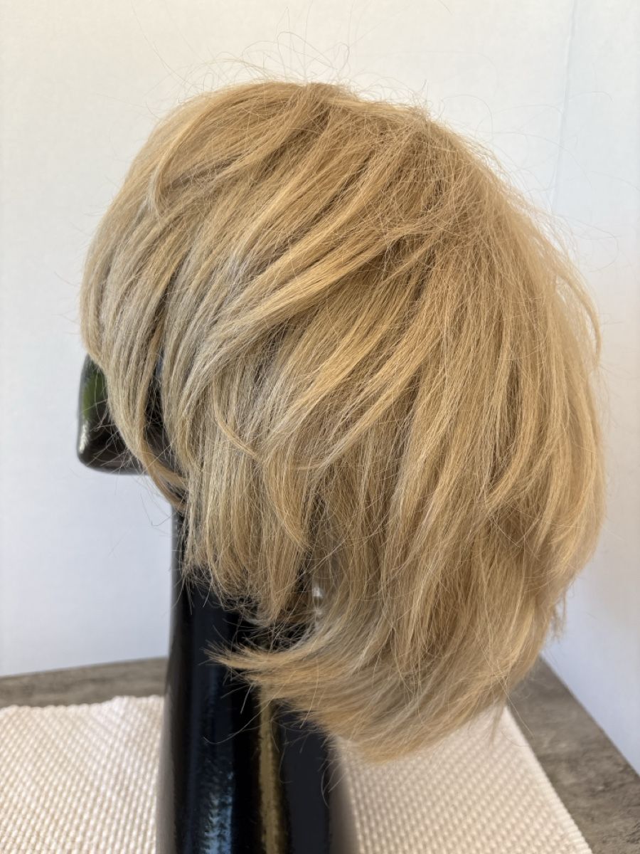 Perücken: Perücke Blond / syntetisches Haar – Gebraucht aus Rümlang von euqinom16 1