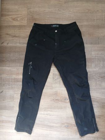 Hosen schwarz Grösse 38 guter Zustand