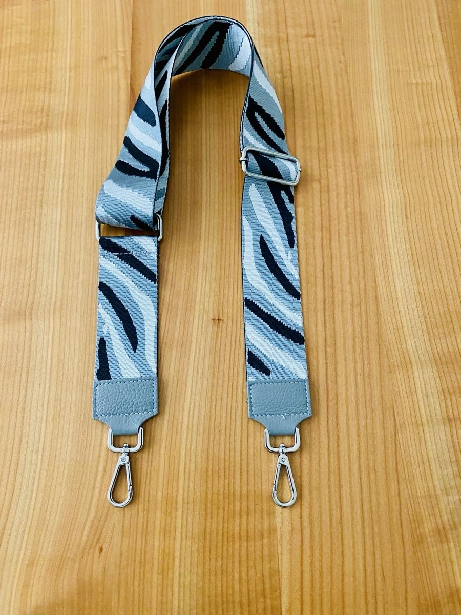 Sonstige Kleidung & Accessoires: Taschengurt Zebra-Muster Grau/Schwarz/Weiss – Gebraucht aus Ennetbürgen von Evelyne_G