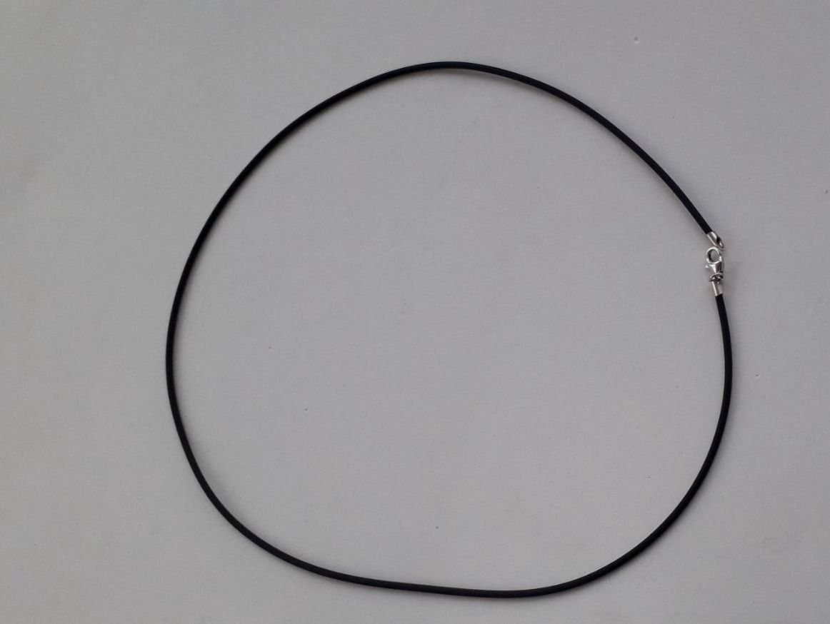 Ketten: Kautschuk Halsband Länge 80cm, Durchmesser 2mm. – Neu und originalverpackt aus Winistorf von acreativ