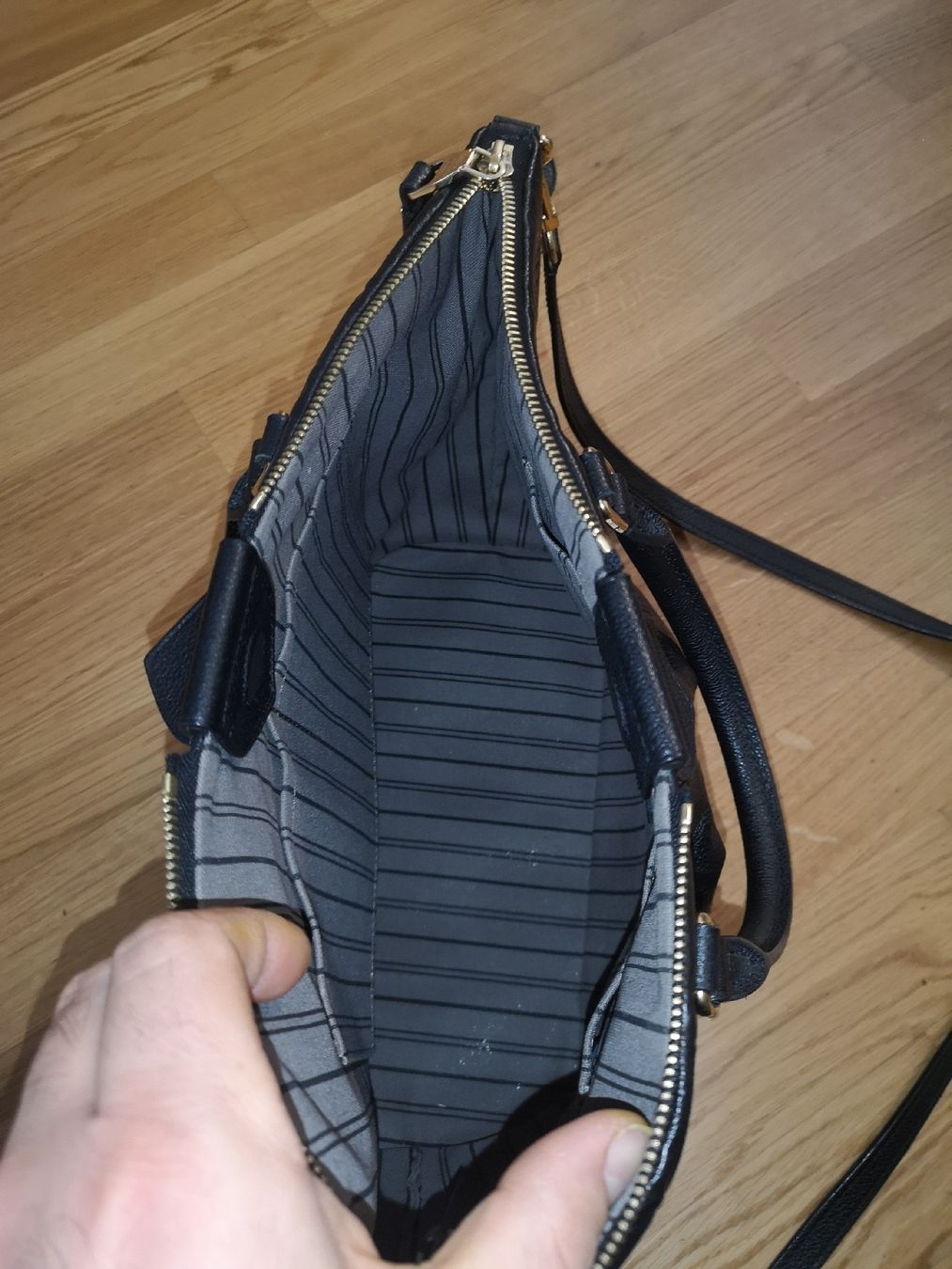 Louis Vuitton Borse da donna: Luis Vuitton Ledertasche schwarz Top Zustand – Usato da Dietikon venduto da pokerface5 3