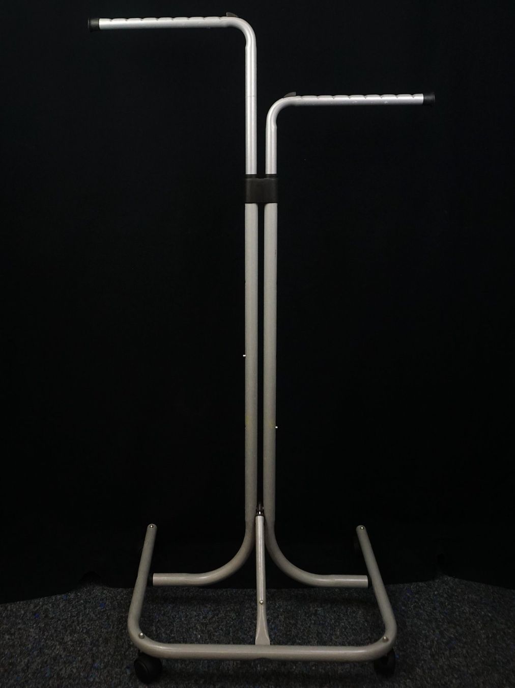 Porte manteau: Mobiler Kleiderständer h=108-152 cm – D'occasion à Pratteln par Restwert_Pratteln 1