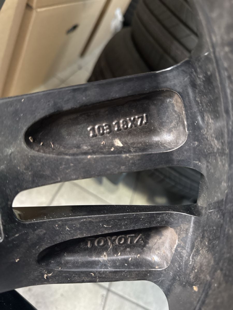 Pneumatici & Ruote complete: Toyota Rav 4 Winterkompletträder  – Usato da Oftringen venduto da lar_569b 8