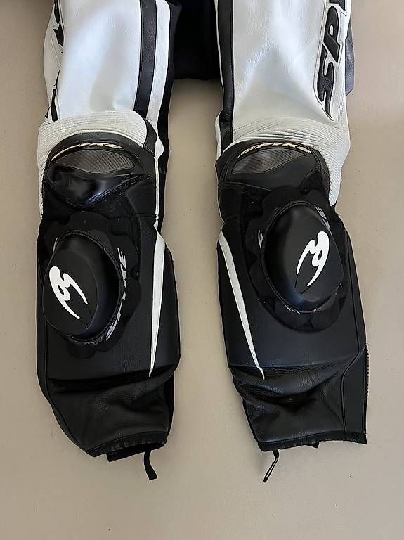 Completi: Tuta moto in pelle  – Usato da Ligornetto venduto da dav_5lsz 1