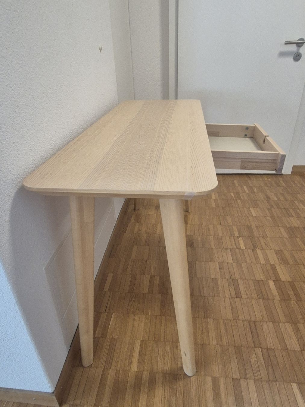 Scrivanie: LISABO Schreibtisch Ikea – Usato da Baden venduto da midewe 3