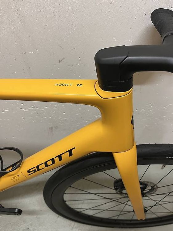 Vélo route Scott Addict RC 10 taille 56 (L) (Gebraucht) in Vevey für ...