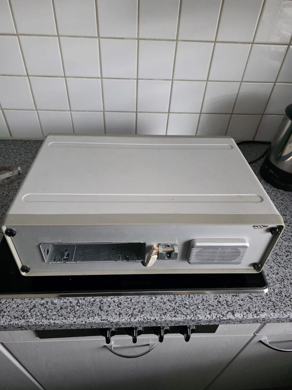 Radiocomunicazione: Rackkonsole war ein Ascom SE 660 Funkgerät eingebaut gewesen – Usato da Zürich venduto da HB9EZE 2