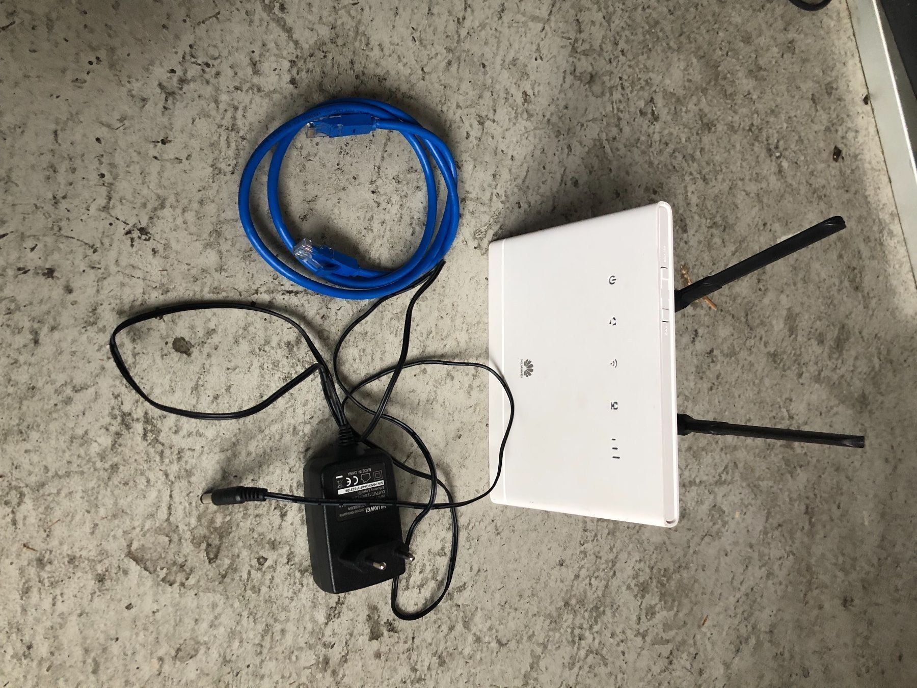 Modem & Router: Huawai WiFi Router Model B315s-2 – Usato da Birmenstorf AG venduto da luckyx90 1