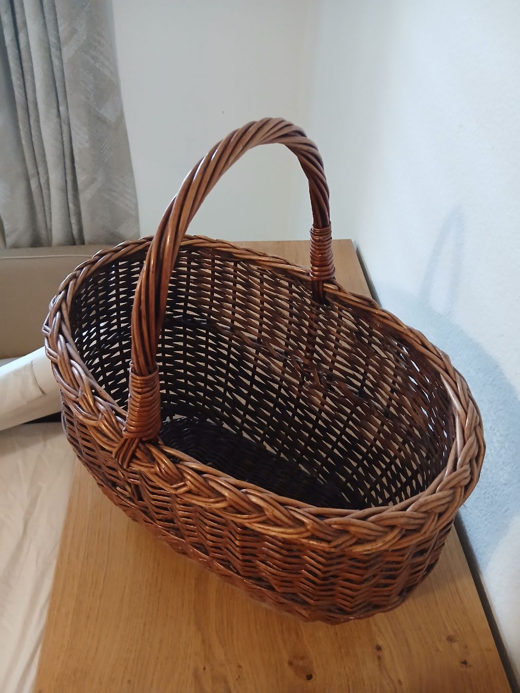 Altro per la casa: Wicker basket with handle brown oval good condition – Usato da Effretikon venduto da ann_mg5q 1