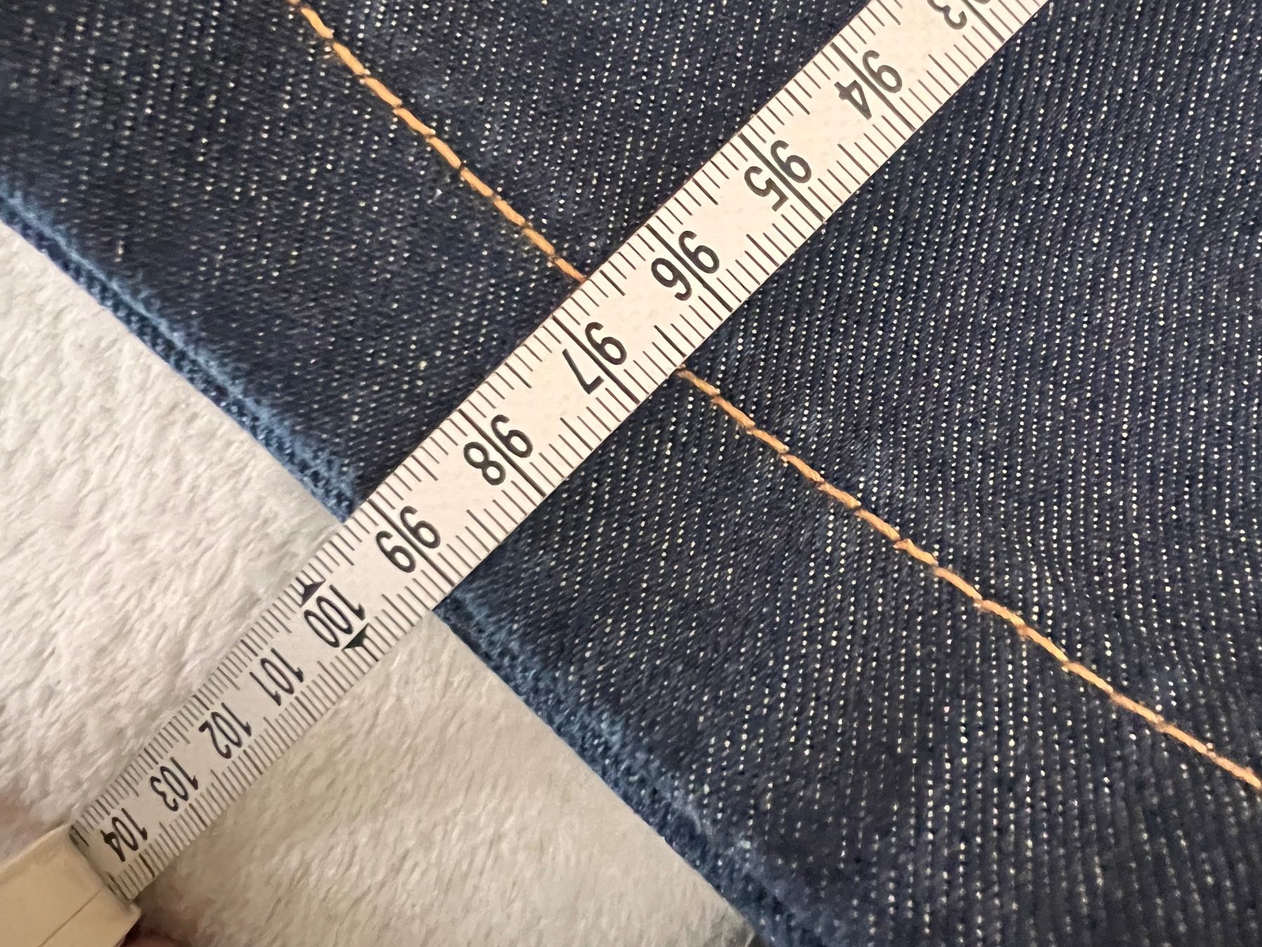 Ermanno Scervino Jeans: ERMANNO SCERVINO dark wash jeans – Nuovo (secondo la descrizione) da Lausanne venduto da NYC67 8