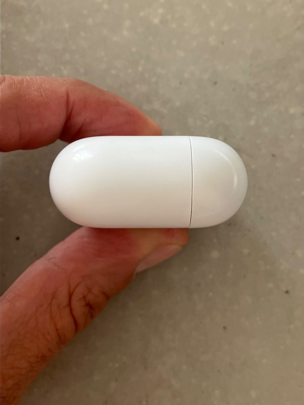 Apple Casques audio: APPLE AIRPODS 4 CASE – D'occasion à Lausanne par mr.v 8