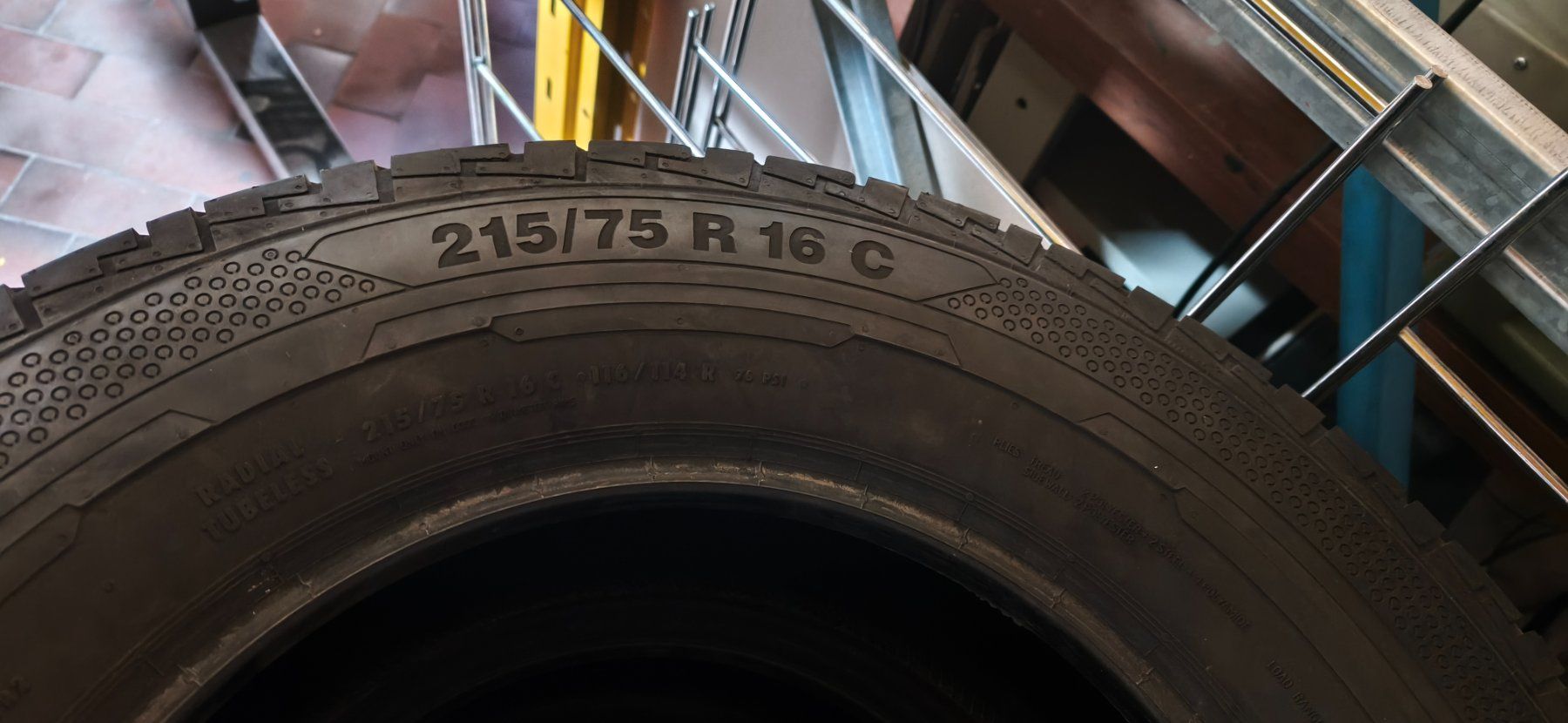 Sonstiges Schreiben & Zeichnen: Pneus été 215/75 R16C - NEUVES – Neu und originalverpackt aus Renens VD von Ersid2022 1