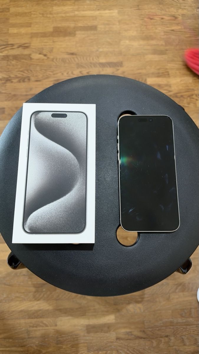 Apple Handys / Smartphones: AB 1Fr, iPhone 15 Pro Max, White Titanium, 256GB – Gebraucht aus Winterthur von Kevin.Prandini