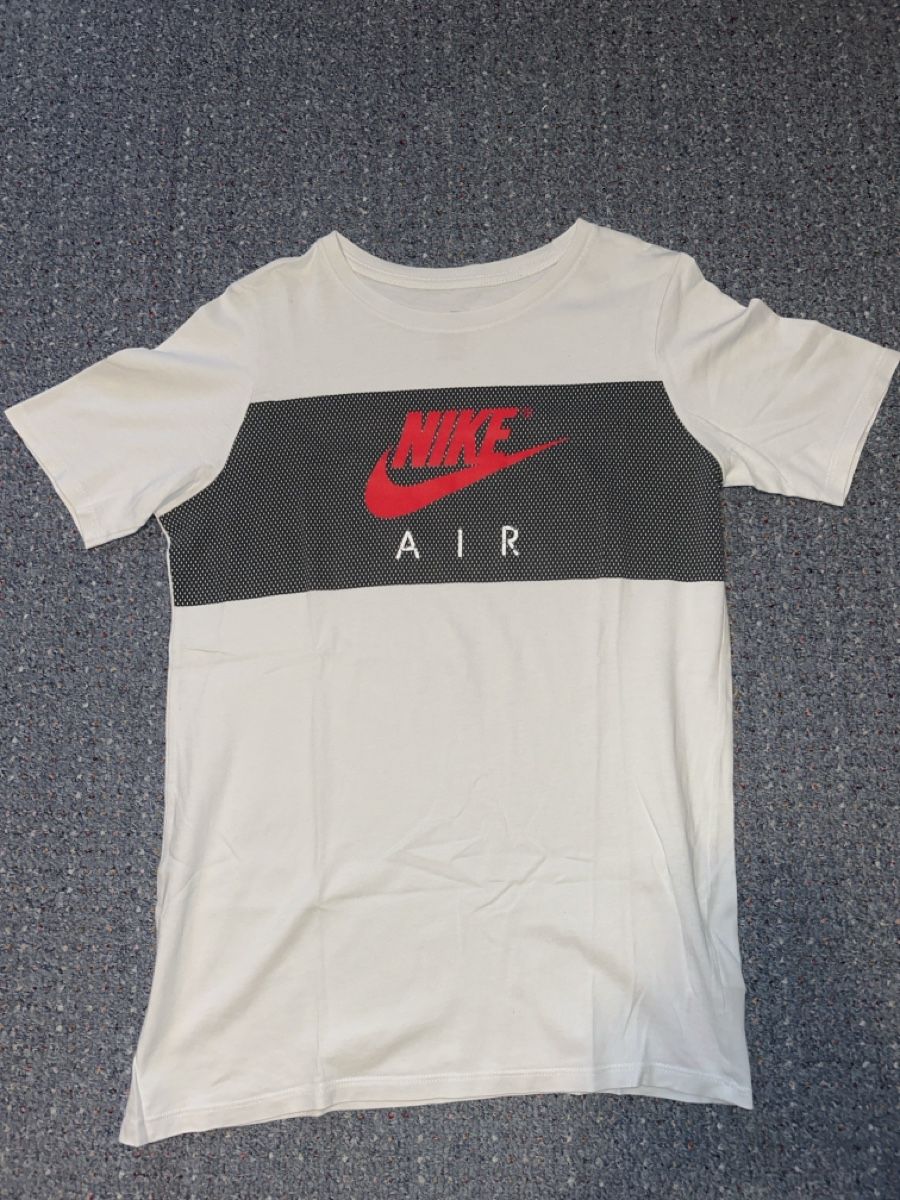 Nike Camicie, T-shirt & Polo: 2 Nike Air Shirts – Nuovo (secondo la descrizione) da Oberwil (Dägerlen) venduto da Pascal17