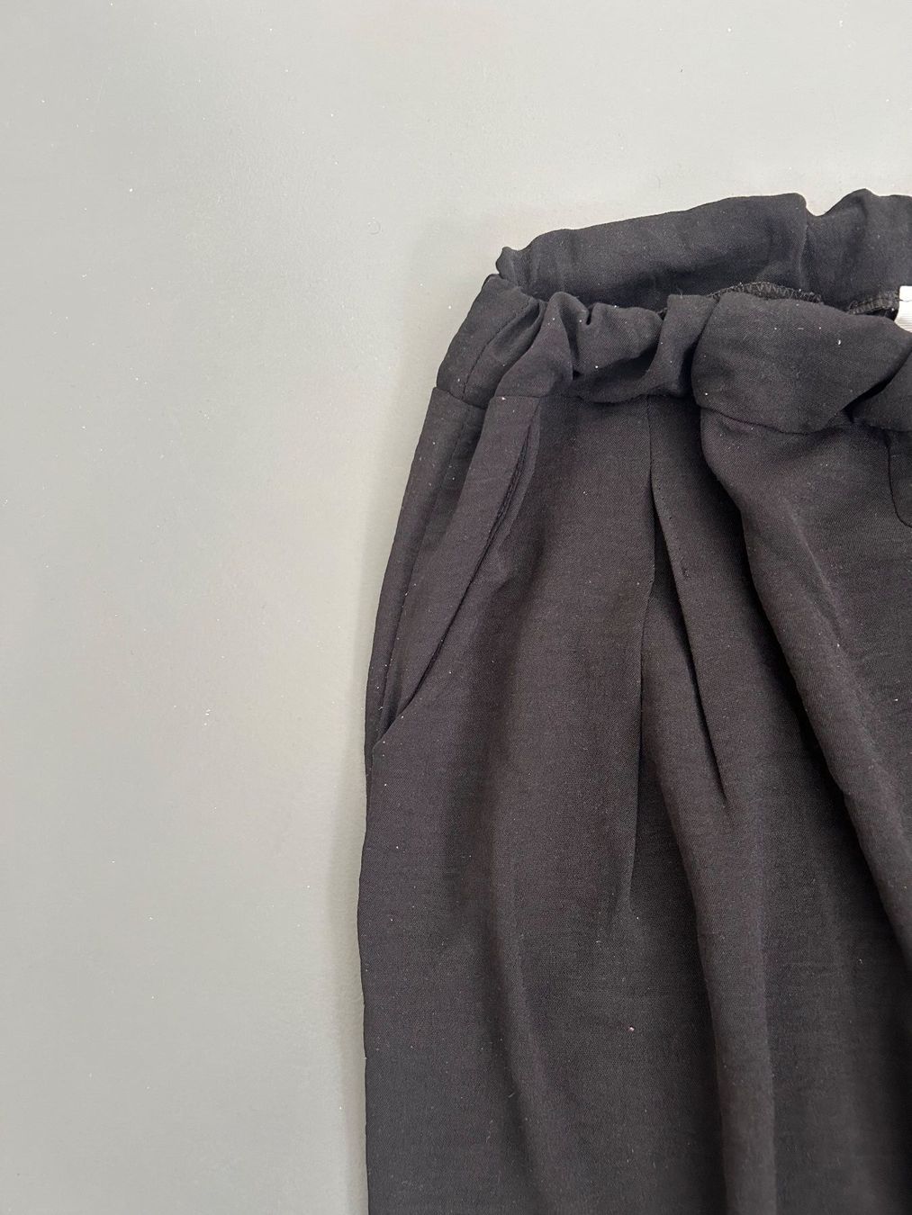 Pantaloni: Luftige Sommerhose in schwarz – Usato da Winterthur venduto da neelom 3