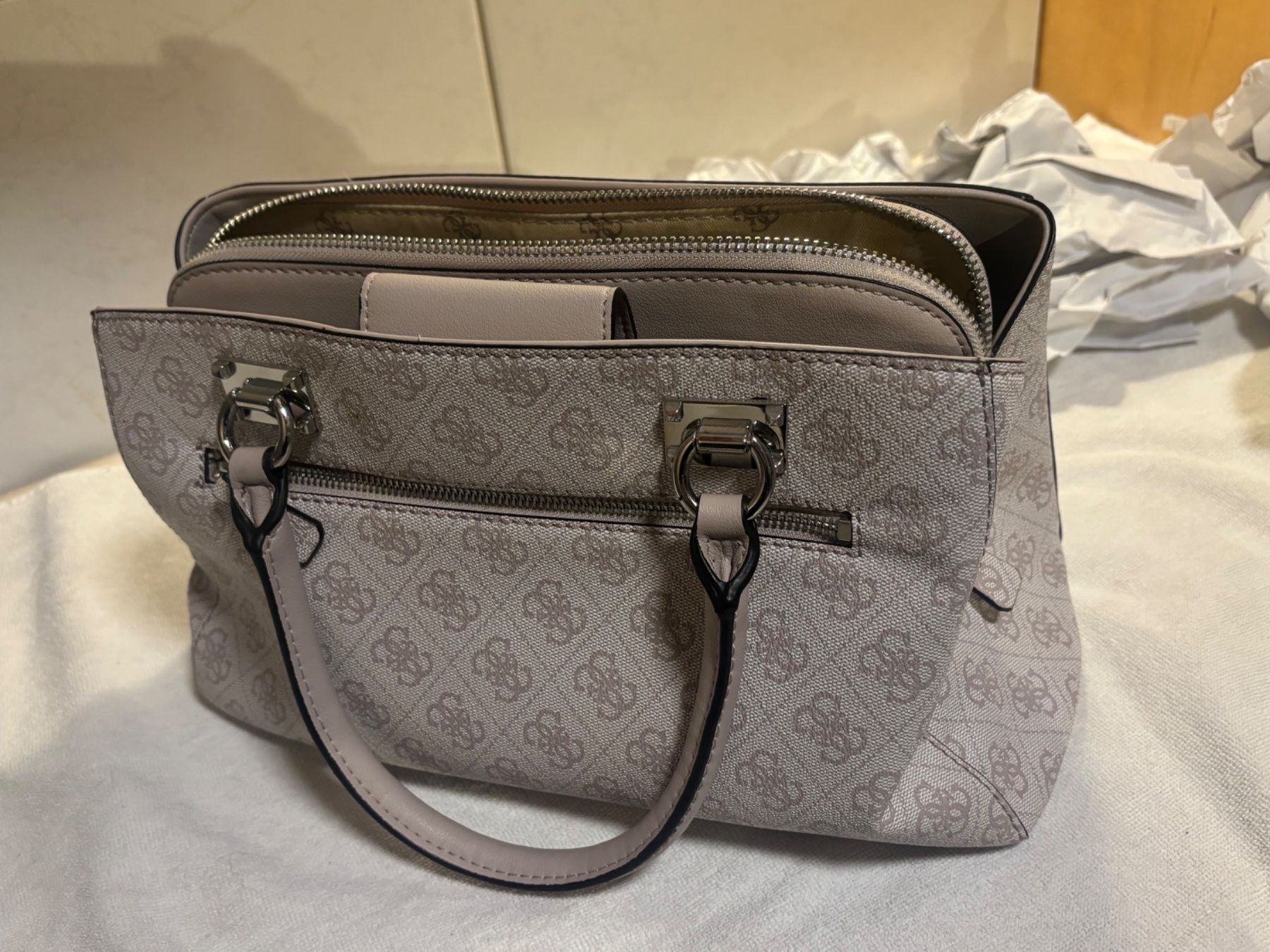 Guess Taschen für Damen: GUESS Tasche – Neu (gemäss Beschreibung) aus Steinen von FIN 6