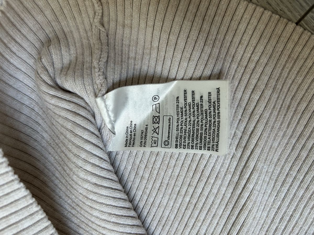 H&M Pullover & Sweatshirts: Pull col montant H&M beige côtelé – Gebraucht aus Genève von and_k79x 2