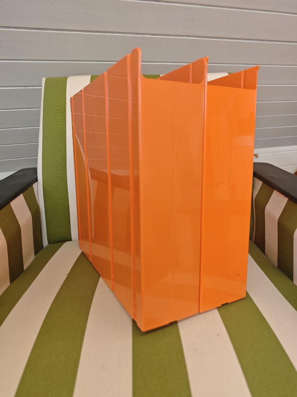 Supporti per strumenti musicali & leggii: Vintage Plattenständer 1970er orange, 2 Stück – Usato da Urdorf venduto da AHOI-90 1