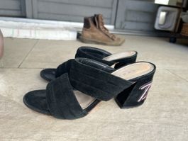 Sandales Sandro T 37 en suédine noire, parfaites pour l'été!