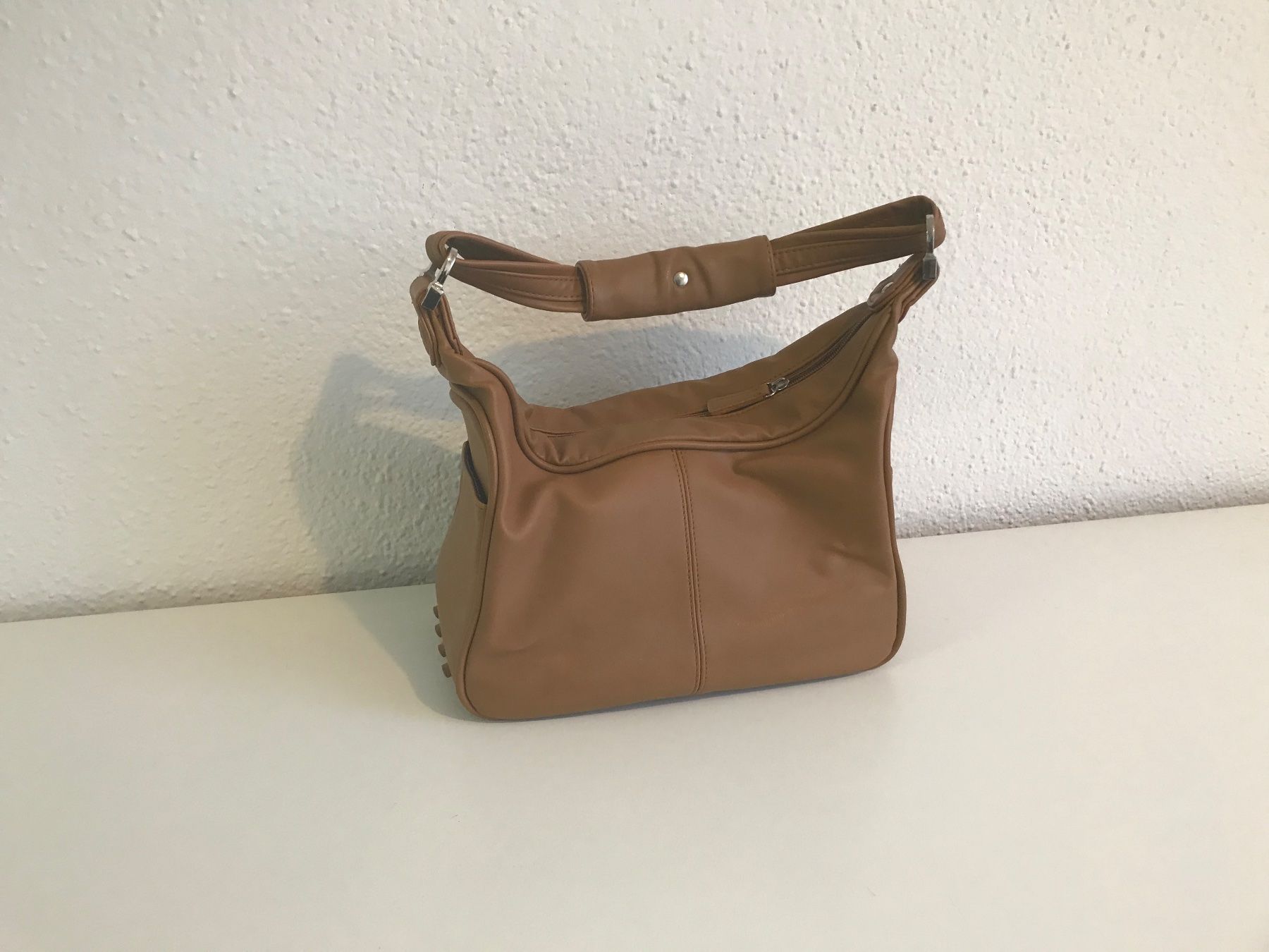 Borse da donna: Handtasche Umhang-Tasche Leder – Usato da Spreitenbach venduto da Brockiland-Flohmarkt 1