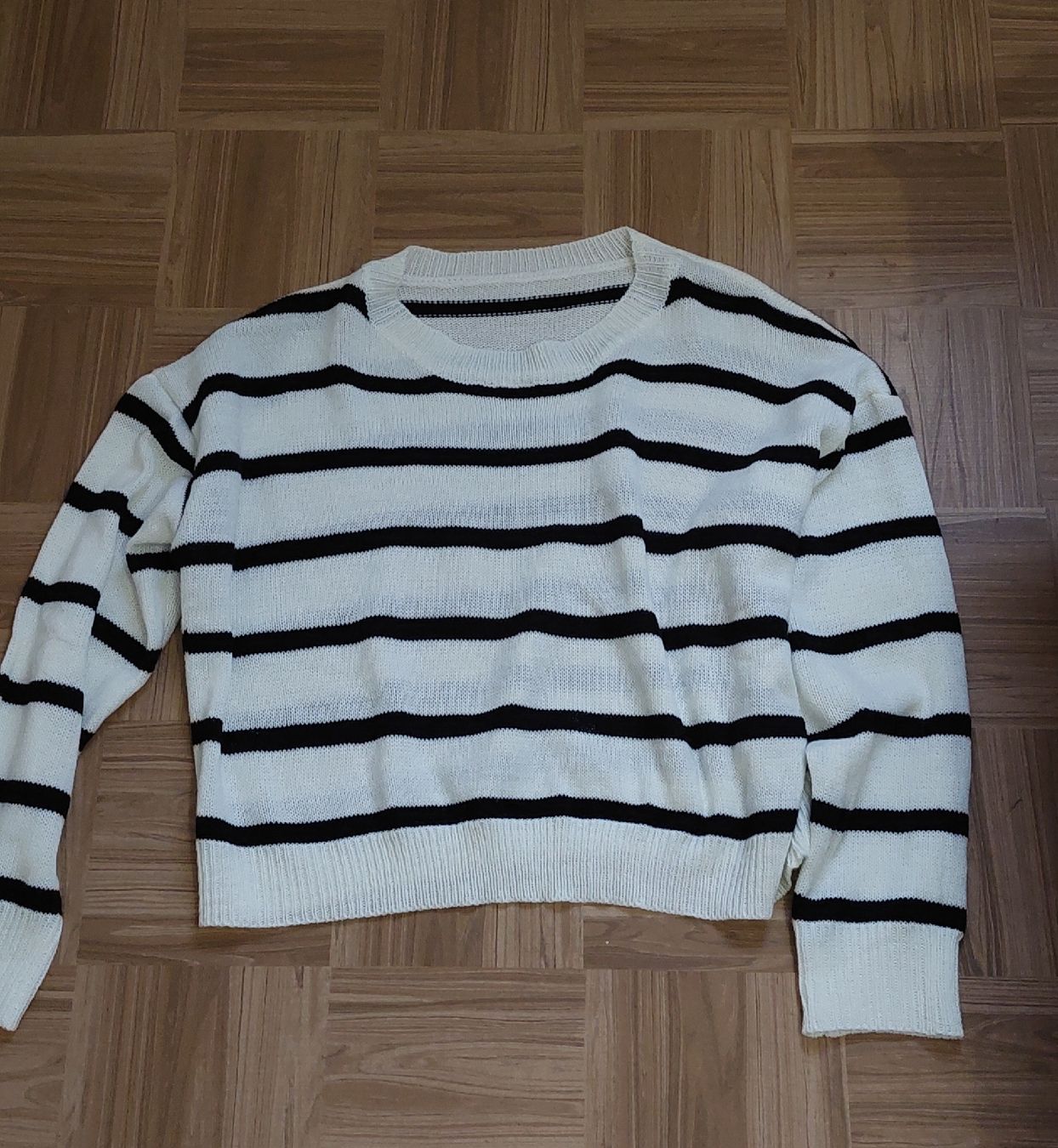 Pullover & Sweatshirts: Pullover – Neu (gemäss Beschreibung) aus Unterbäch VS von Nifadi