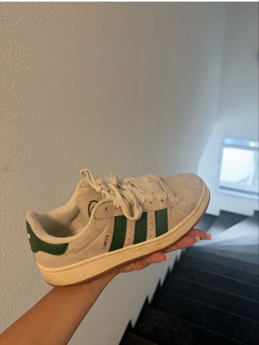 Adidas Scarpe da donna: Baskets Adidas Campus beige vert – Usato da Corcelles-Payerne venduto da ale_2qmn