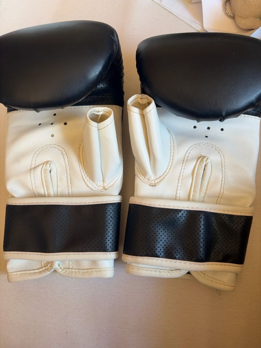 Guanti & manicotti: Boxhandschuhe Energetics M, gut erhalten – Usato da Küblis venduto da mar_686r 2