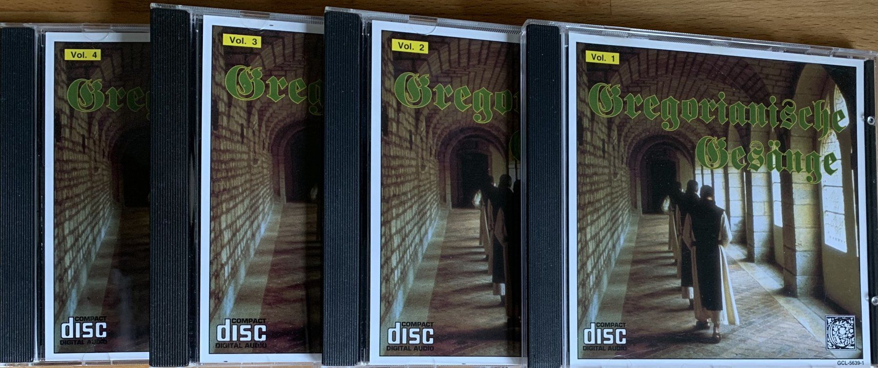 CD: GREGORIANISCHE GESÄNGE, Vol. 1 - 4 – Nuovo e nell'imballaggio originale da Birsfelden venduto da Emporio82