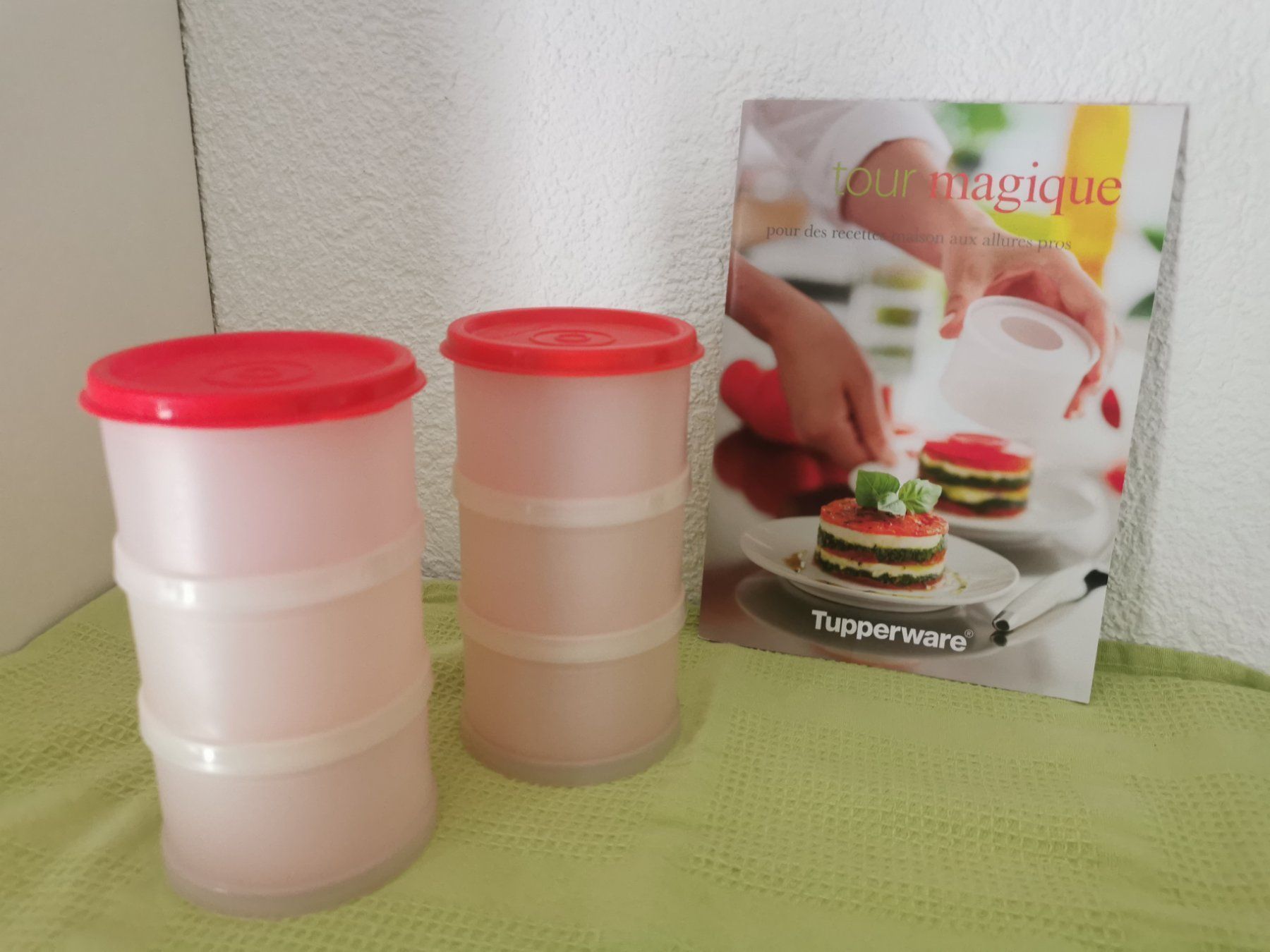 Tupperware Behälter & Ähnliches: Tour magique Tupperware – Gebraucht aus Peyres-Possens von vevette65